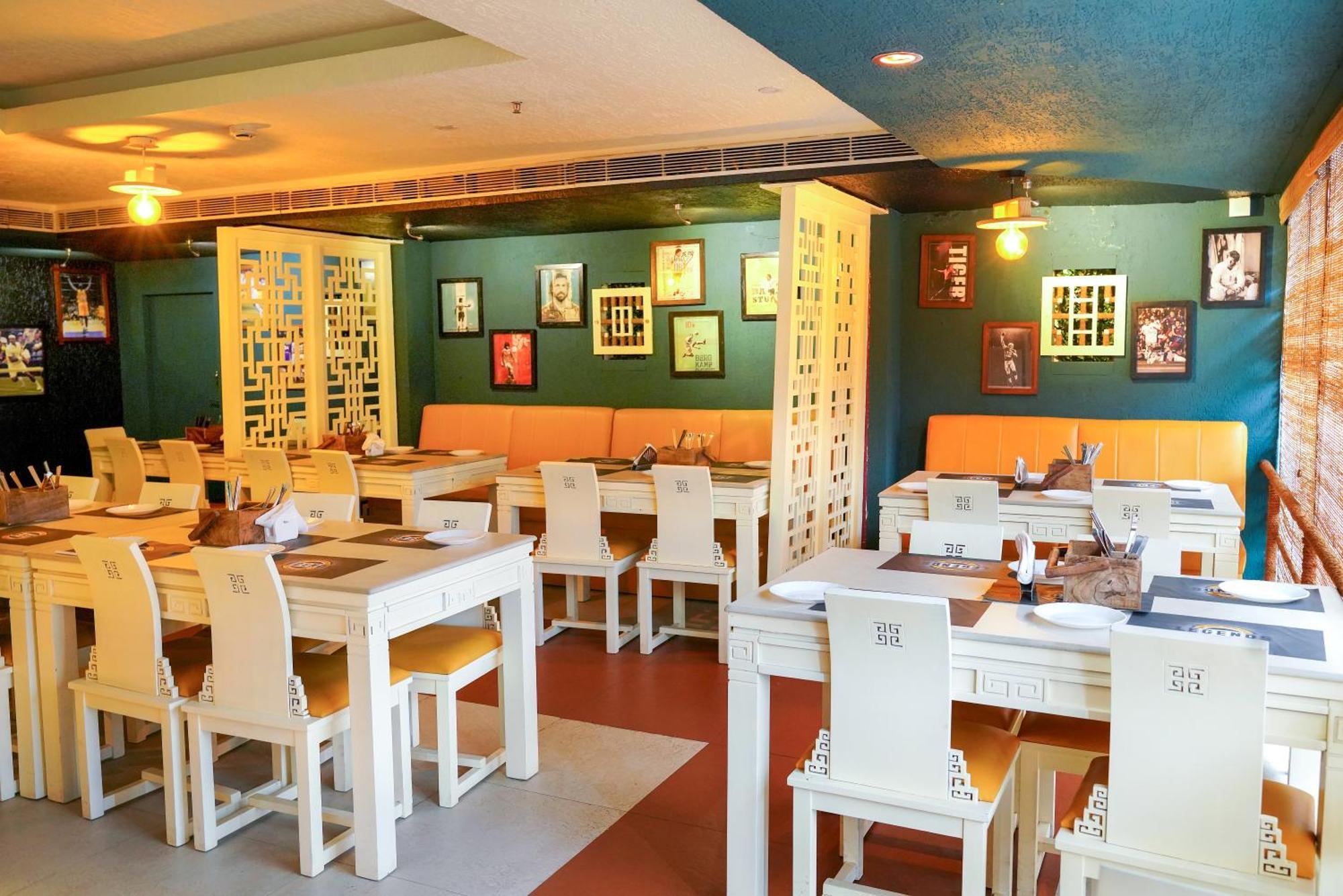 Kga Elite Continental Hotel Tiruvalla Buitenkant foto