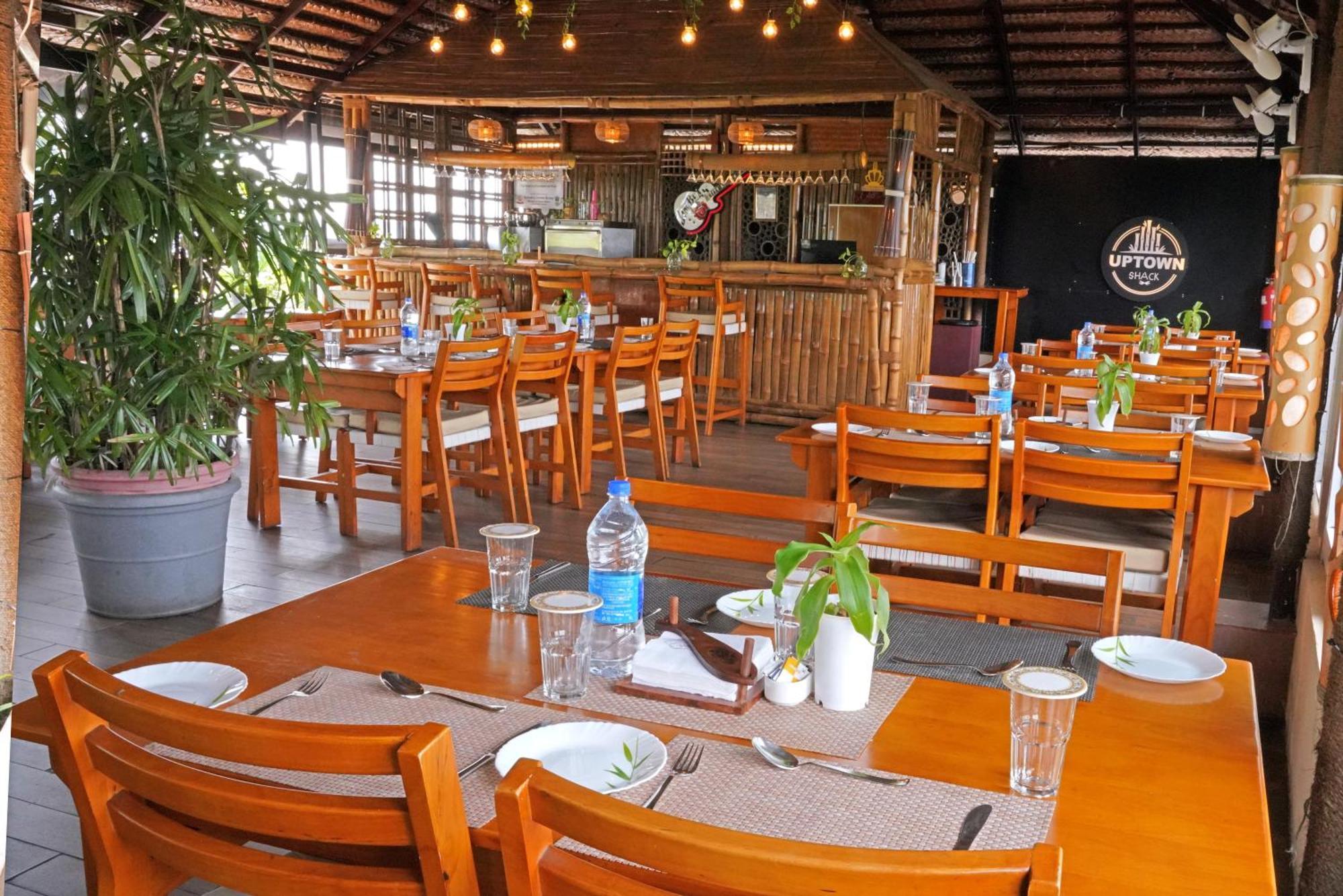 Kga Elite Continental Hotel Tiruvalla Buitenkant foto